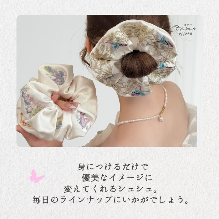 シュシュ 刺繍 苺 蝶