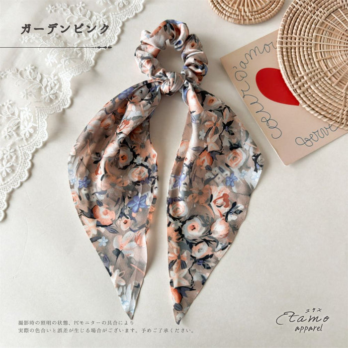 シュシュ リボン 花のある庭